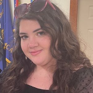 Meet your Posher, Abigail